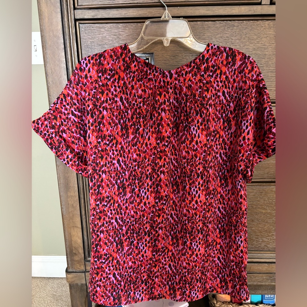 Multicolor short sleeve shirt size medium